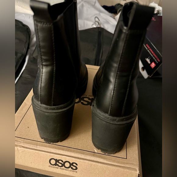 ASOS Chunky lug-sole black boots. Size 7.5 - Picture 6 of 9